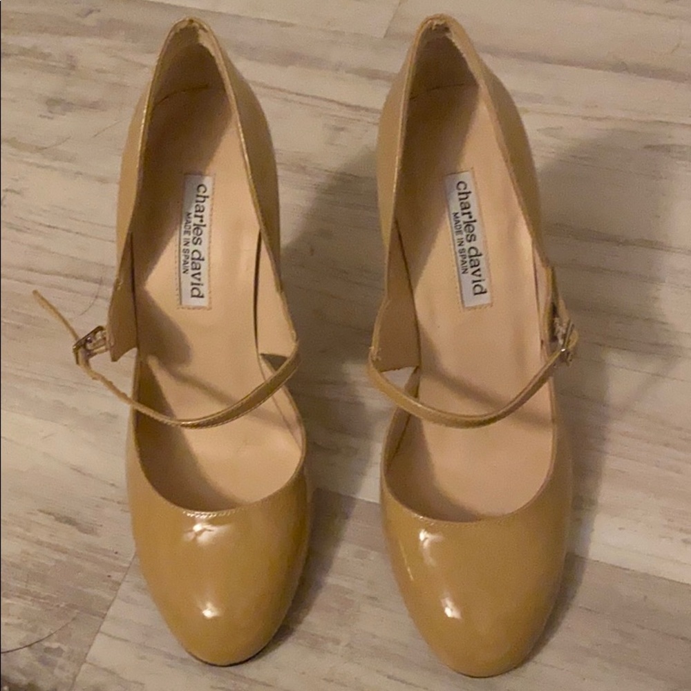Classic Beautiful Neutral Heels